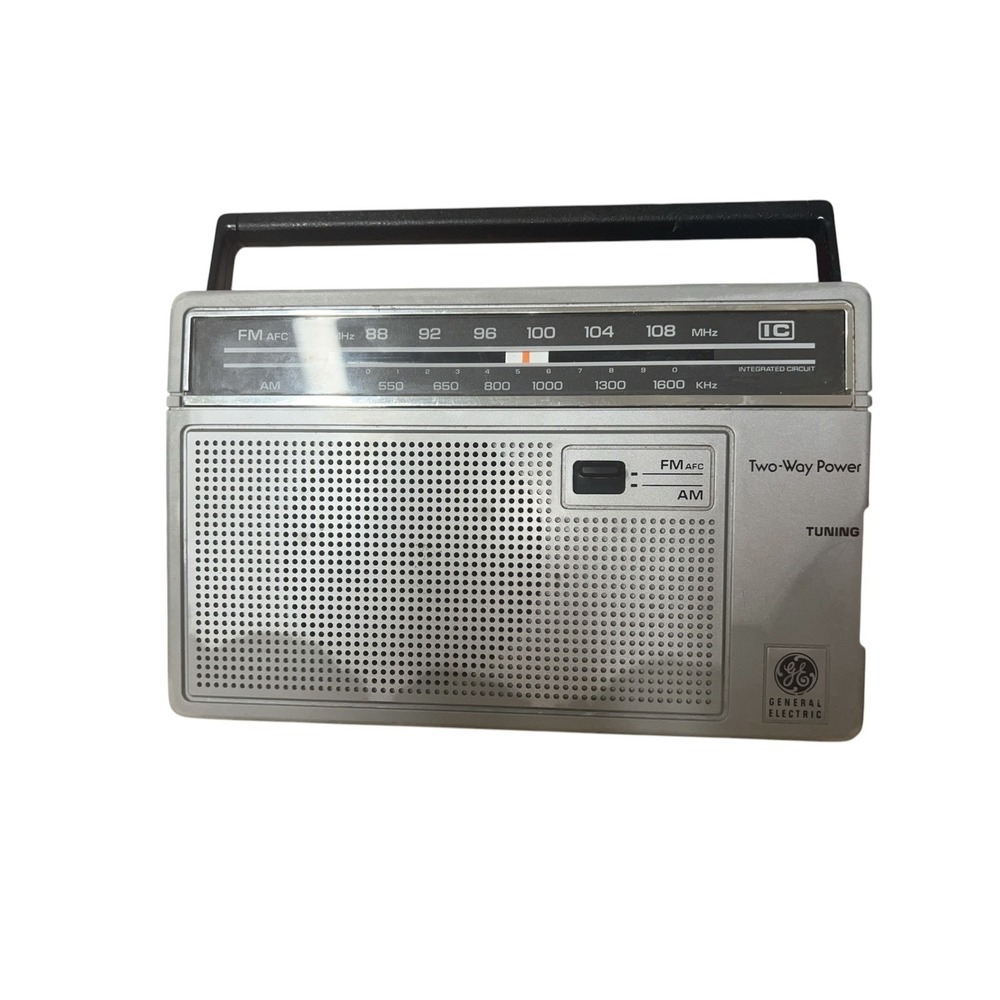 Vintage GE General Electric AM/FM Two-Way Power‎ & Battery Radio Model 7-2660B